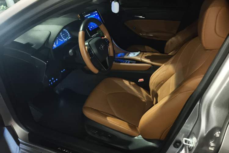 Used Toyota Avalon 2022 Dual-Engine 2.5L XLE Premium Edition Left Front Seat