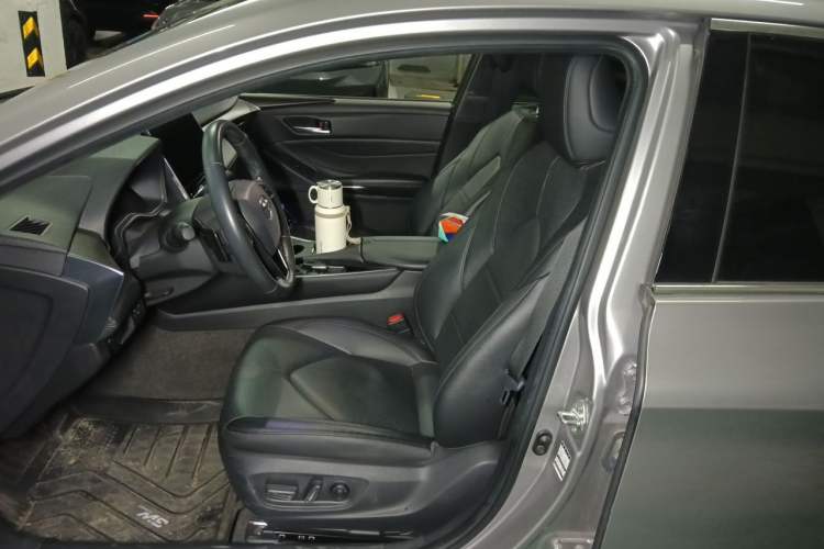 Used Toyota Avalon 2022 2.5L Luxury Edition Left Front Seat