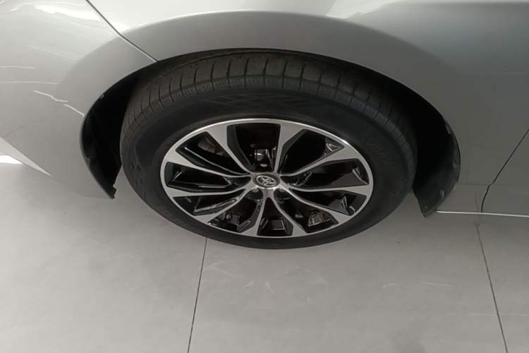 Used Toyota Avalon 2022 2.0L Luxury Edition Left Front Wheel Hub