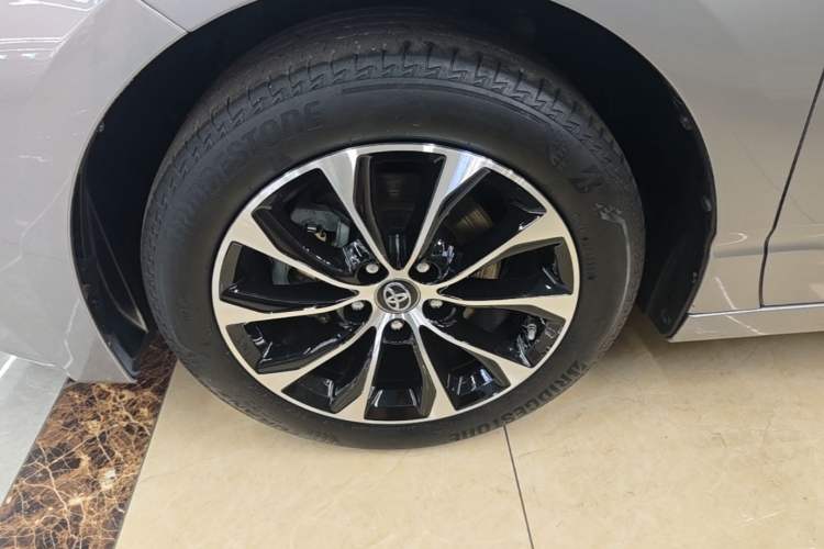 Used Toyota Avalon 2022 2.0L Luxury Edition Left Front Wheel Hub