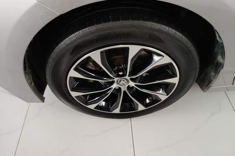 Used Toyota Avalon 2022 Dual-Engine 2.5L Luxury Edition Left Front Wheel Hub