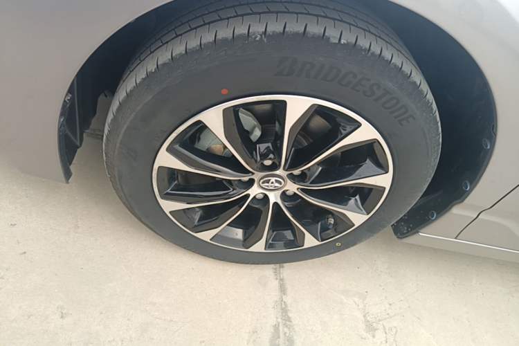 Used Toyota Avalon 2022 2.0L Luxury Edition Left Front Wheel Hub