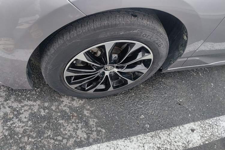 Used Toyota Avalon 2022 2.0L Luxury Edition Left Front Wheel Hub