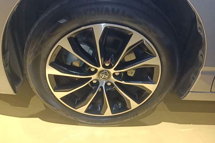 Used Toyota Avalon 2022 Dual-Engine 2.5L Luxury Edition Left Front Wheel Hub