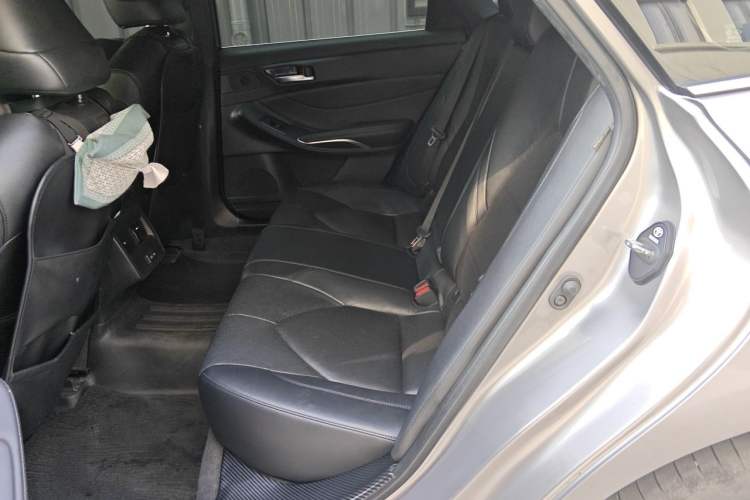 Used Toyota Avalon 2022 2.5L Luxury Edition Left Rear Seat
