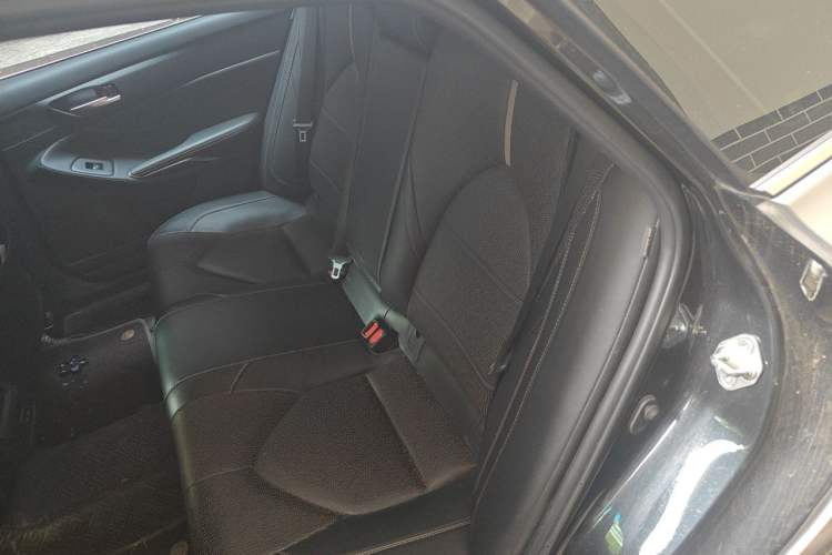 Used Toyota Avalon 2022 2.5L Luxury Edition Left Rear Seat