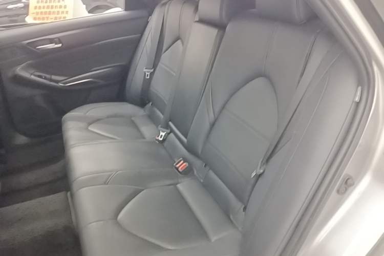 Used Toyota Avalon 2022 2.5L Luxury Edition Left Rear Seat