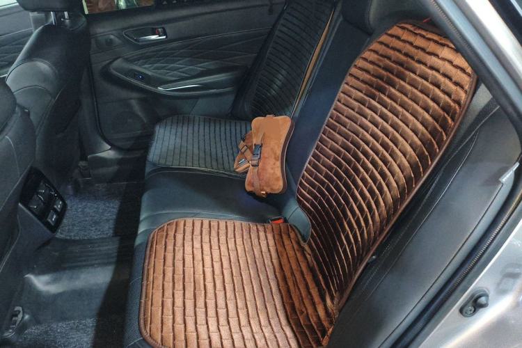 Used Toyota Avalon 2022 Dual-Engine 2.5L XLE Premium Edition Left Rear Seat