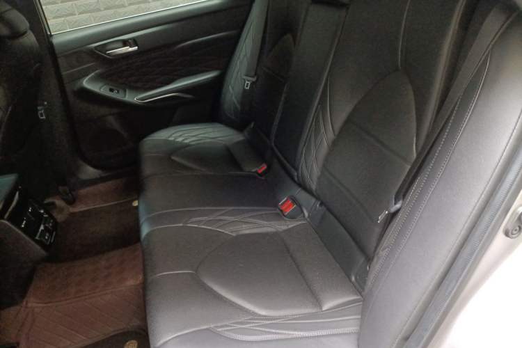 Used Toyota Avalon 2022 2.5L Touring Premium Edition Left Rear Seat