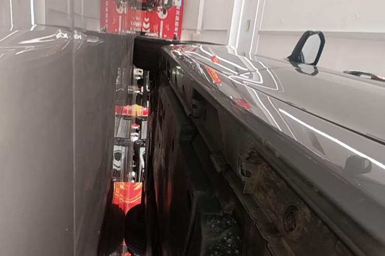 Used Toyota Avalon 2022 2.0L Luxury Edition Left Side Sill