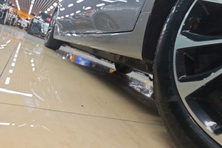 Used Toyota Avalon 2022 2.0L Luxury Edition Left Side Sill
