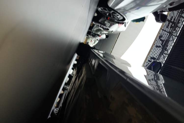 Used Toyota Avalon 2022 Dual-Engine 2.5L Luxury Edition Left Side Sill