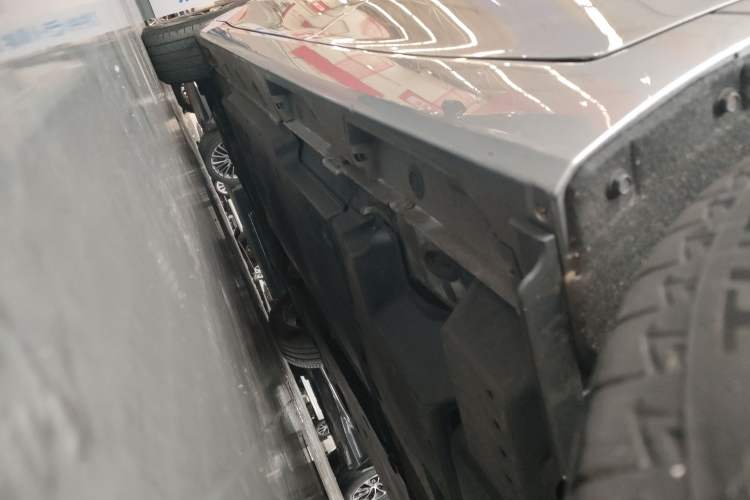 Used Toyota Avalon 2022 Dual-Engine 2.5L Luxury Edition Left Side Sill