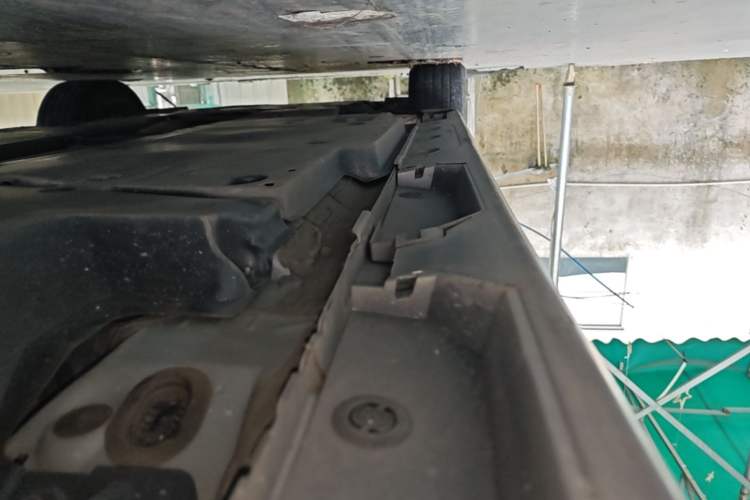 Used Toyota Avalon 2022 Dual-Engine 2.5L Luxury Edition Left Side Sill