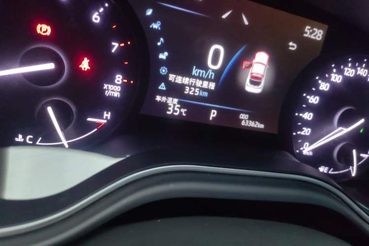 Used Toyota Avalon 2022 2.5L Luxury Edition Odometer Close Up