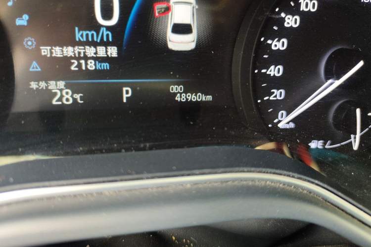 Used Toyota Avalon 2022 2.0L Luxury Edition Odometer Close Up