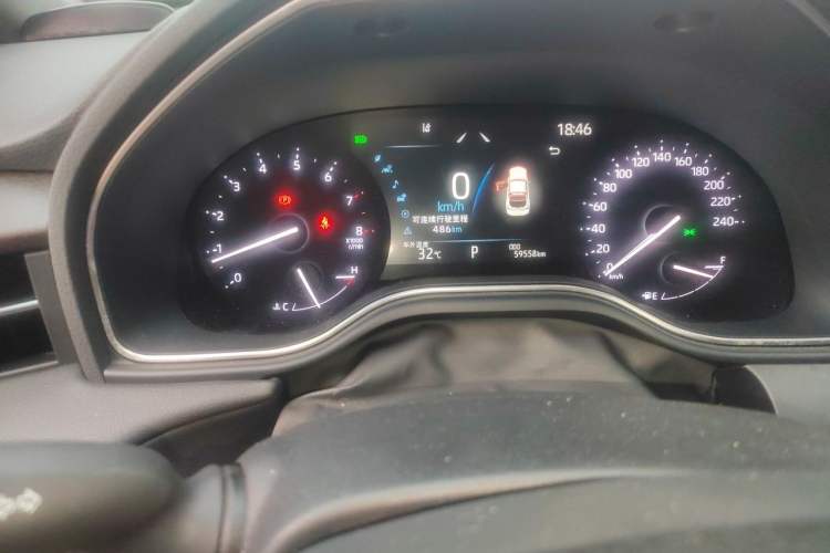 Used Toyota Avalon 2022 2.5L Luxury Edition Odometer Close Up