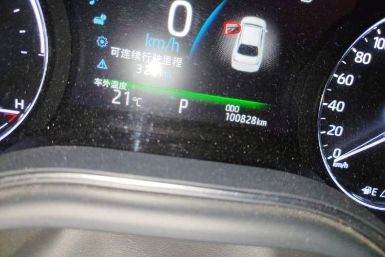 Used Toyota Avalon 2022 Dual-Engine 2.5L Luxury Edition Odometer Close Up