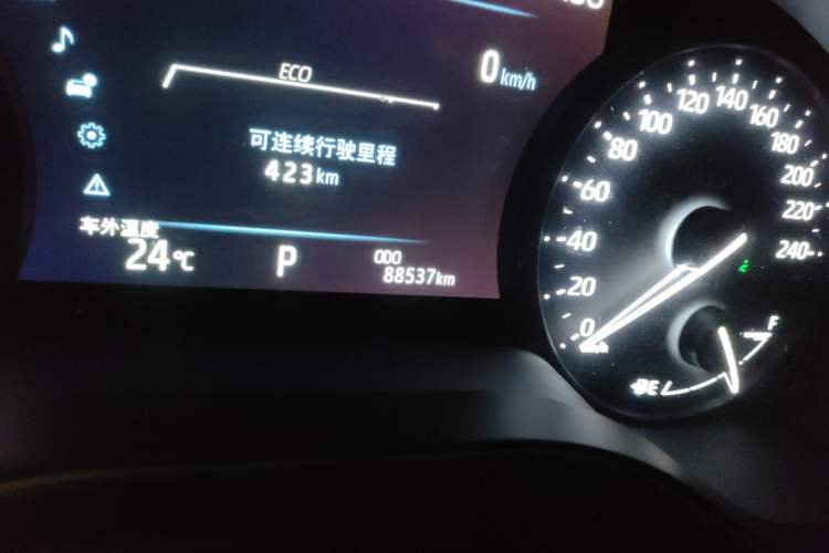 Used Toyota Avalon 2022 2.0L Luxury Edition Odometer Close Up
