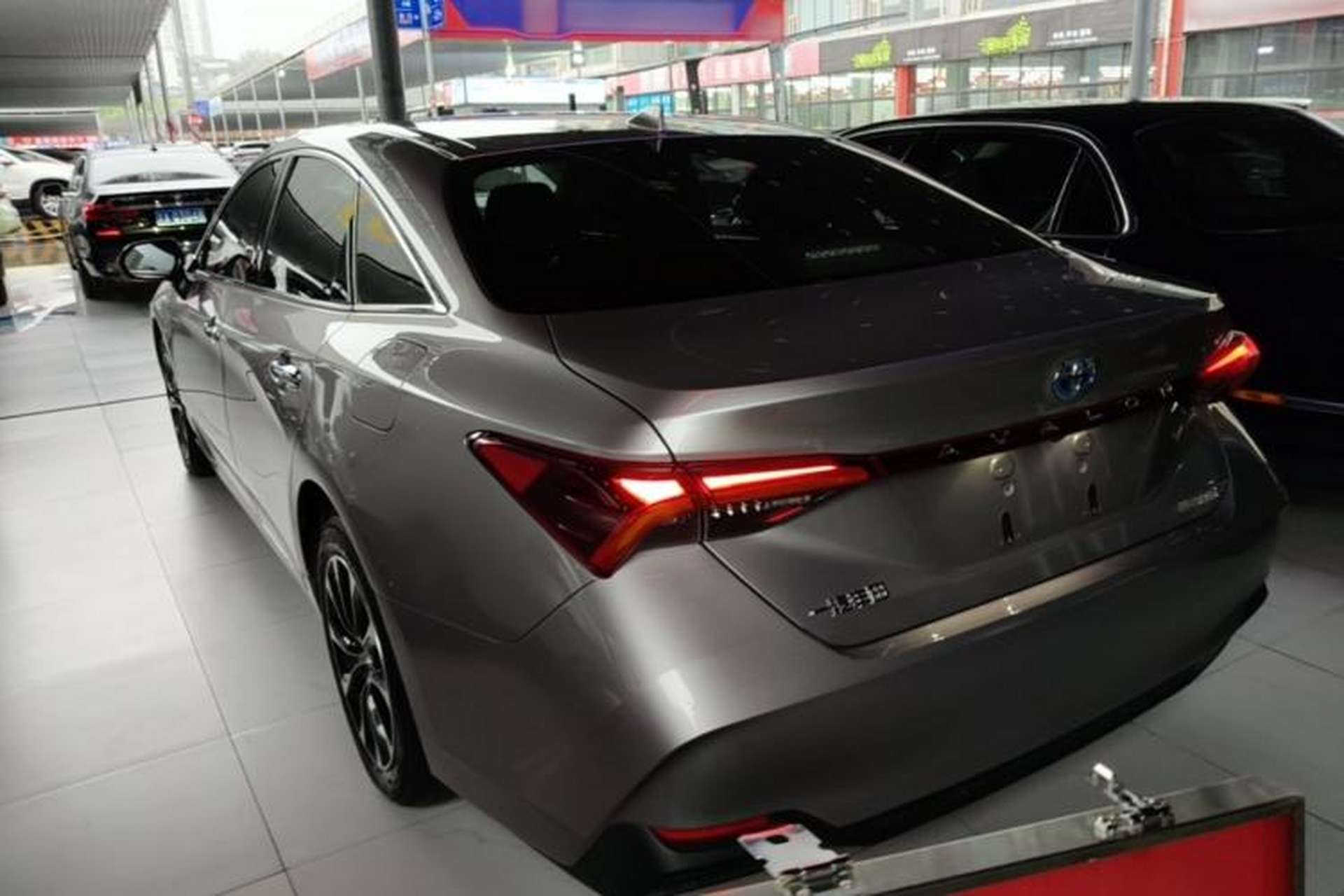 Used Toyota Avalon 2022 Dual-Engine 2.5L Luxury Edition Rear Left 45 Deg