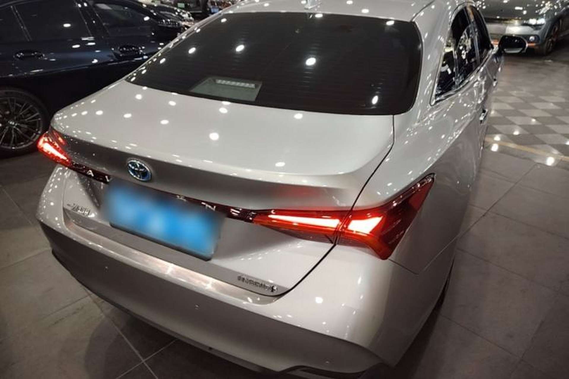 Used Toyota Avalon 2022 Dual-Engine 2.5L Luxury Edition Rear Right 45 Deg