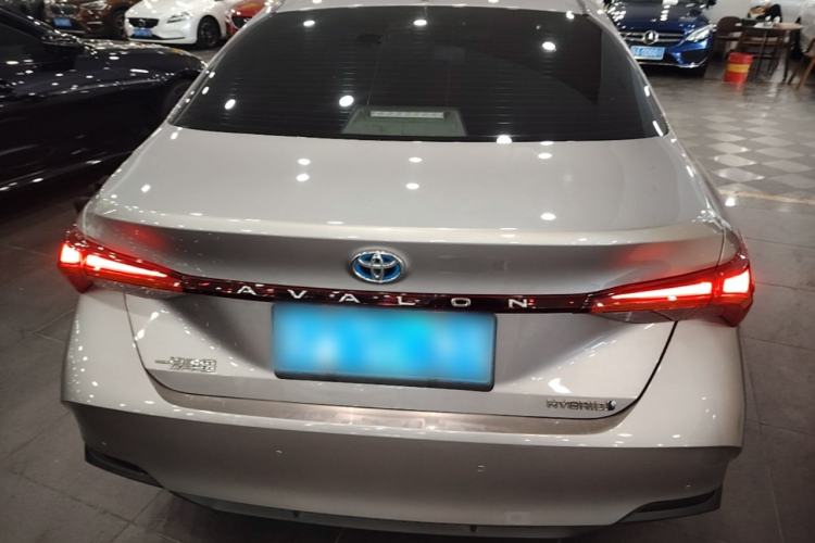 Used Toyota Avalon 2022 Dual-Engine 2.5L Luxury Edition Rear