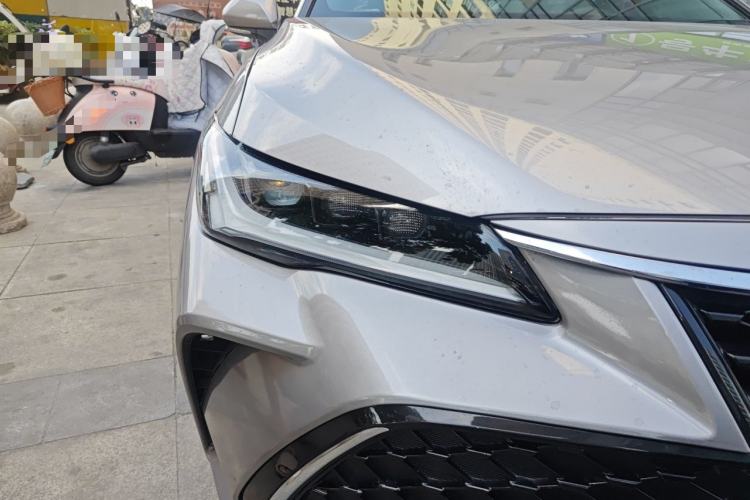 Used Toyota Avalon 2022 2.5L Luxury Edition Right Front Headlight