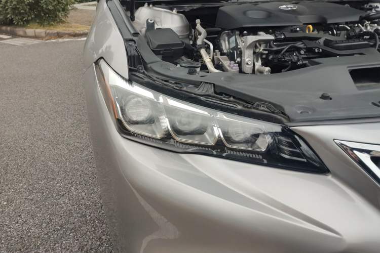 Used Toyota Avalon 2022 2.0L Luxury Edition Right Front Headlight