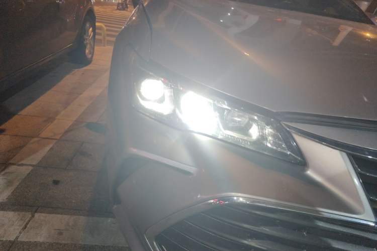 Used Toyota Avalon 2022 2.5L Luxury Edition Right Front Headlight