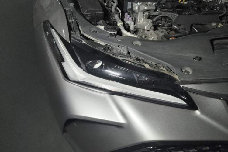 Used Toyota Avalon 2022 2.5L Touring Premium Edition Right Front Headlight