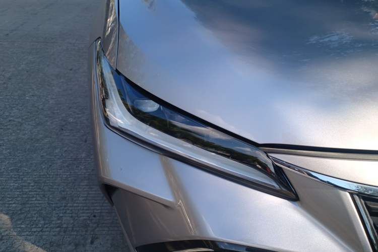 Used Toyota Avalon 2022 2.5L Luxury Edition Right Front Headlight