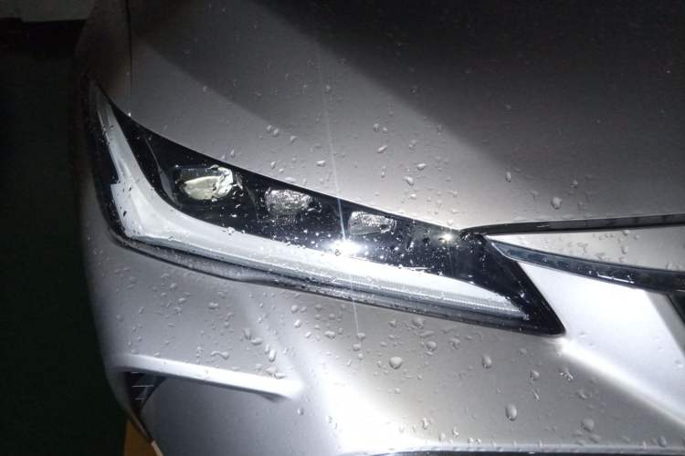 Used Toyota Avalon 2022 2.0L Luxury Edition Right Front Headlight