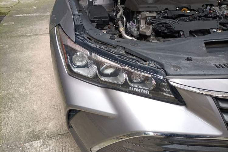 Used Toyota Avalon 2022 2.5L Touring Premium Edition Right Front Headlight
