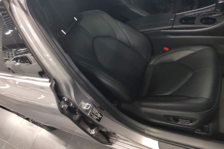 Used Toyota Avalon 2022 2.5L Luxury Edition Right Front Seat