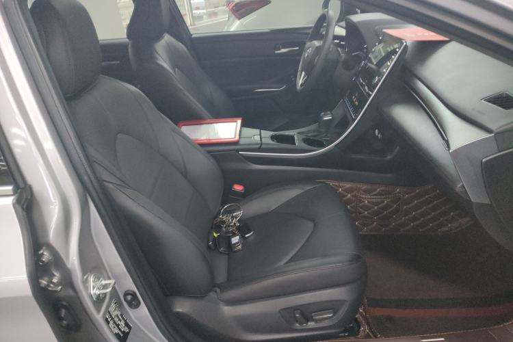 Used Toyota Avalon 2022 2.0L XLE Premium Edition Right Front Seat