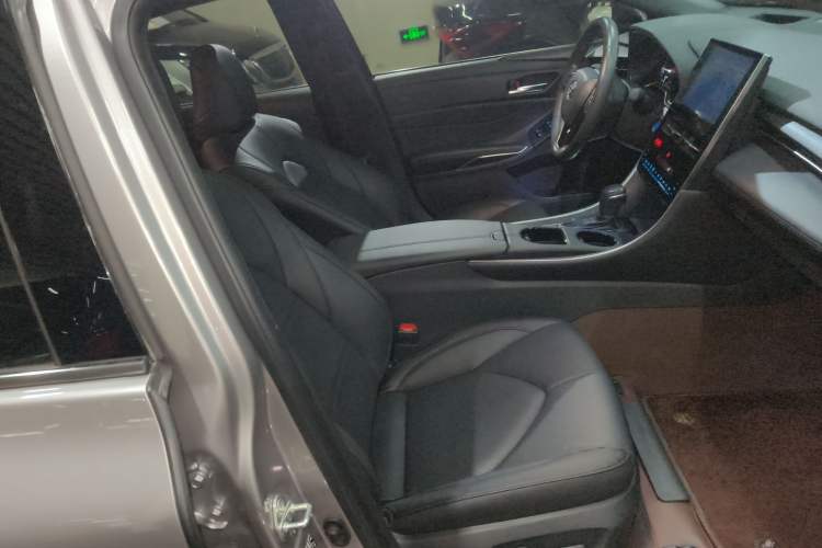 Used Toyota Avalon 2022 Dual-Engine 2.5L Luxury Edition Right Front Seat