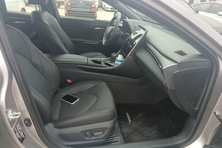 Used Toyota Avalon 2022 2.0L Luxury Edition Right Front Seat