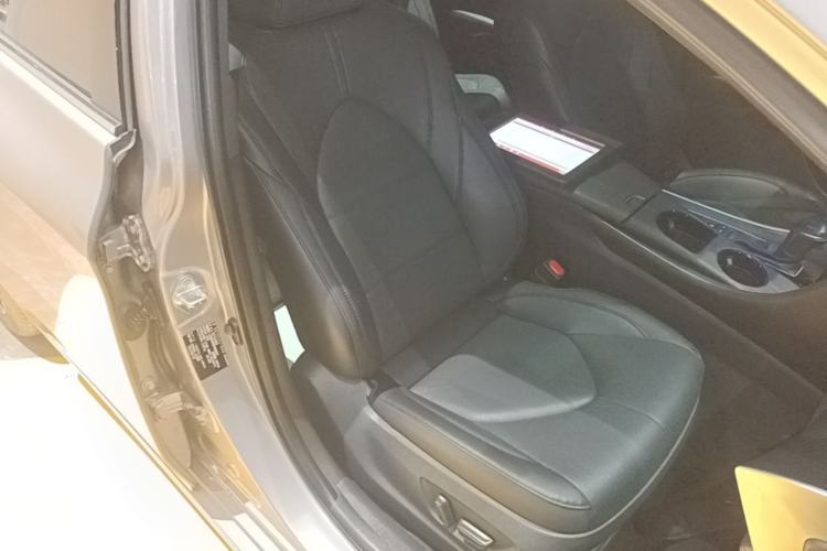 Used Toyota Avalon 2022 Dual-Engine 2.5L Luxury Edition Right Front Seat