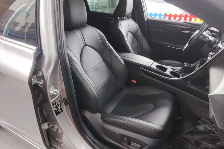 Used Toyota Avalon 2022 2.5L Ambition Edition Right Front Seat