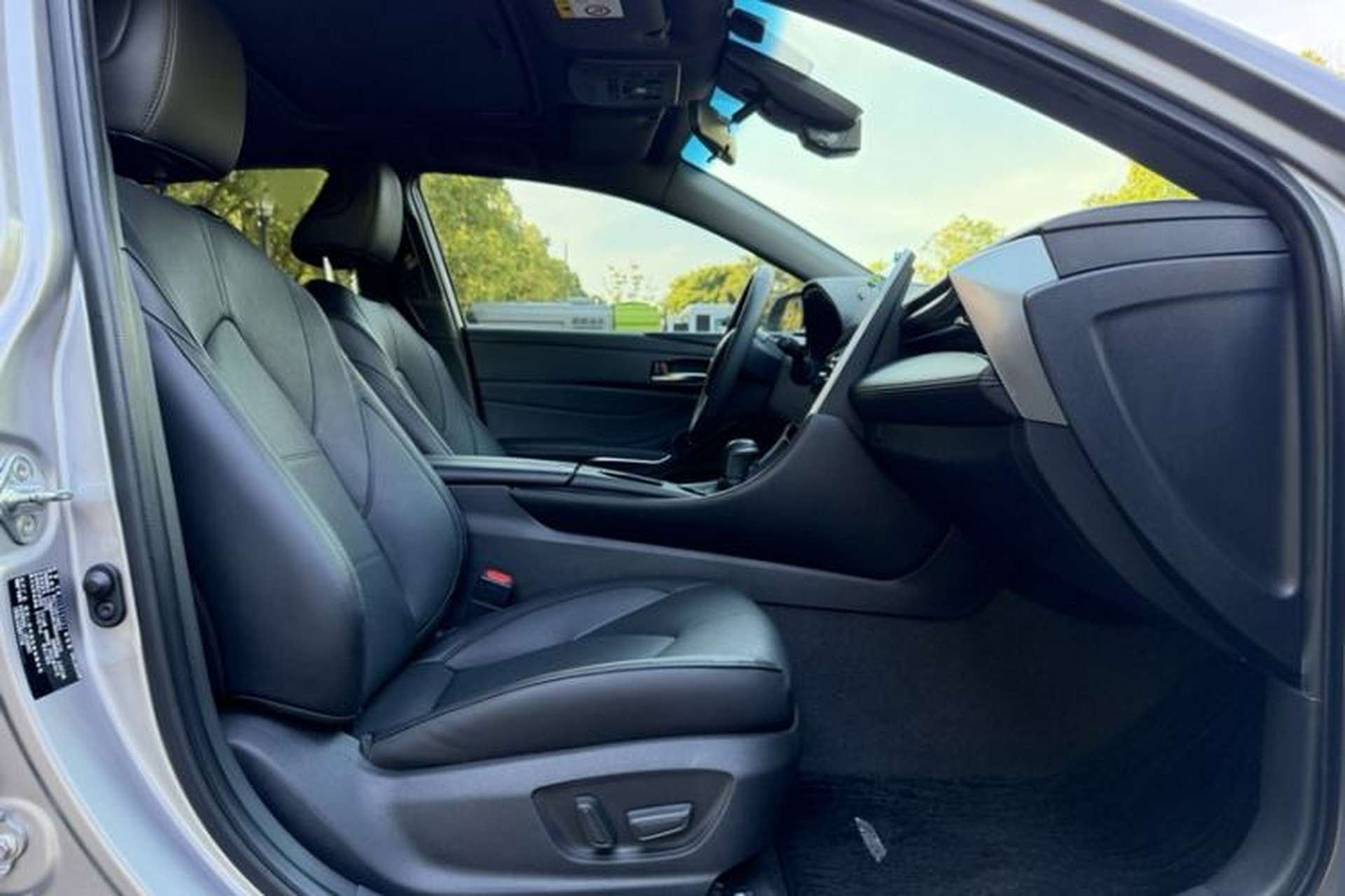Used Toyota Avalon 2022 Dual-Engine 2.5L Luxury Edition Right Front Seat