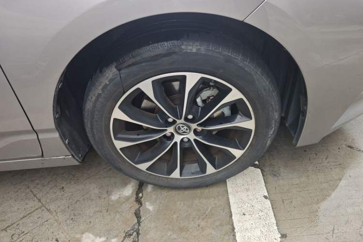 Used Toyota Avalon 2022 Dual-Engine 2.5L Luxury Edition Right Front Wheel Hub