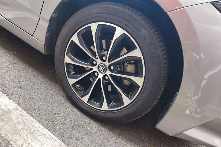 Used Toyota Avalon 2022 Dual-Engine 2.5L Luxury Edition Right Front Wheel Hub