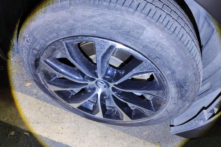 Used Toyota Avalon 2022 2.0L Luxury Edition Right Front Wheel Hub