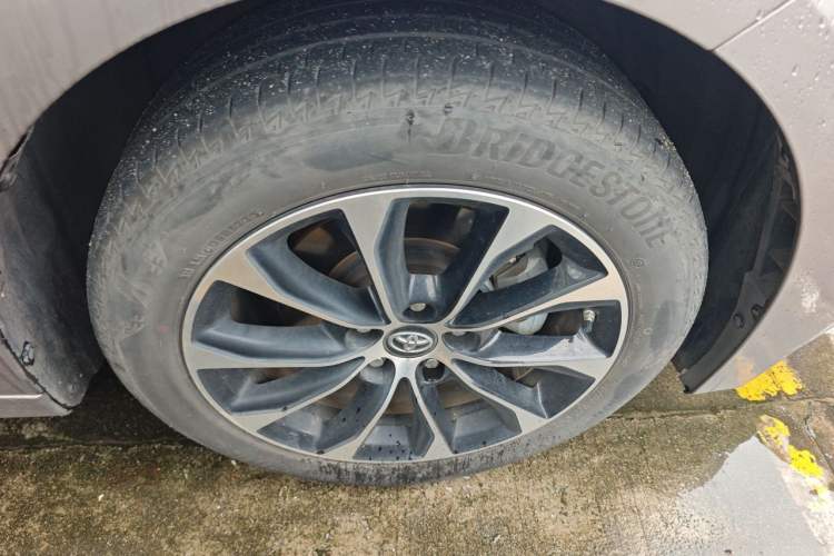 Used Toyota Avalon 2022 Dual-Engine 2.5L Luxury Edition Right Front Wheel Hub