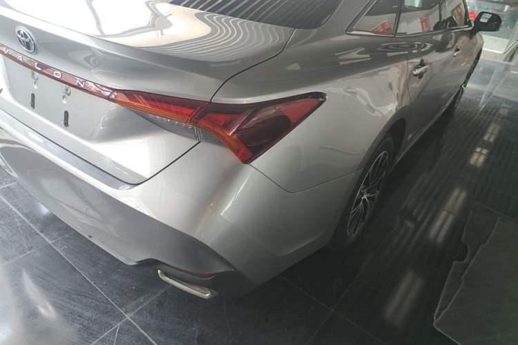 Used Toyota Avalon 2022 2.0L Luxury Edition Right Rear Taillight
