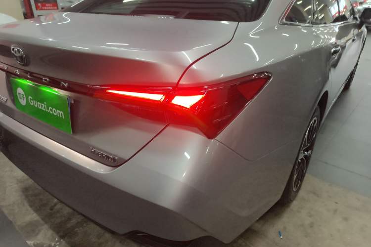 Used Toyota Avalon 2022 Dual-Engine 2.5L Luxury Edition Right Rear Taillight