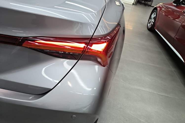 Used Toyota Avalon 2022 2.0L Ambition Edition Right Rear Taillight