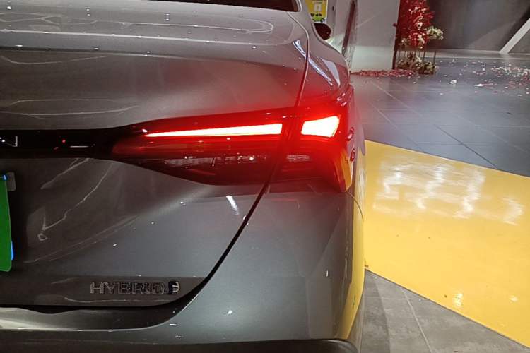 Used Toyota Avalon 2022 Dual-Engine 2.5L Luxury Edition Right Rear Taillight