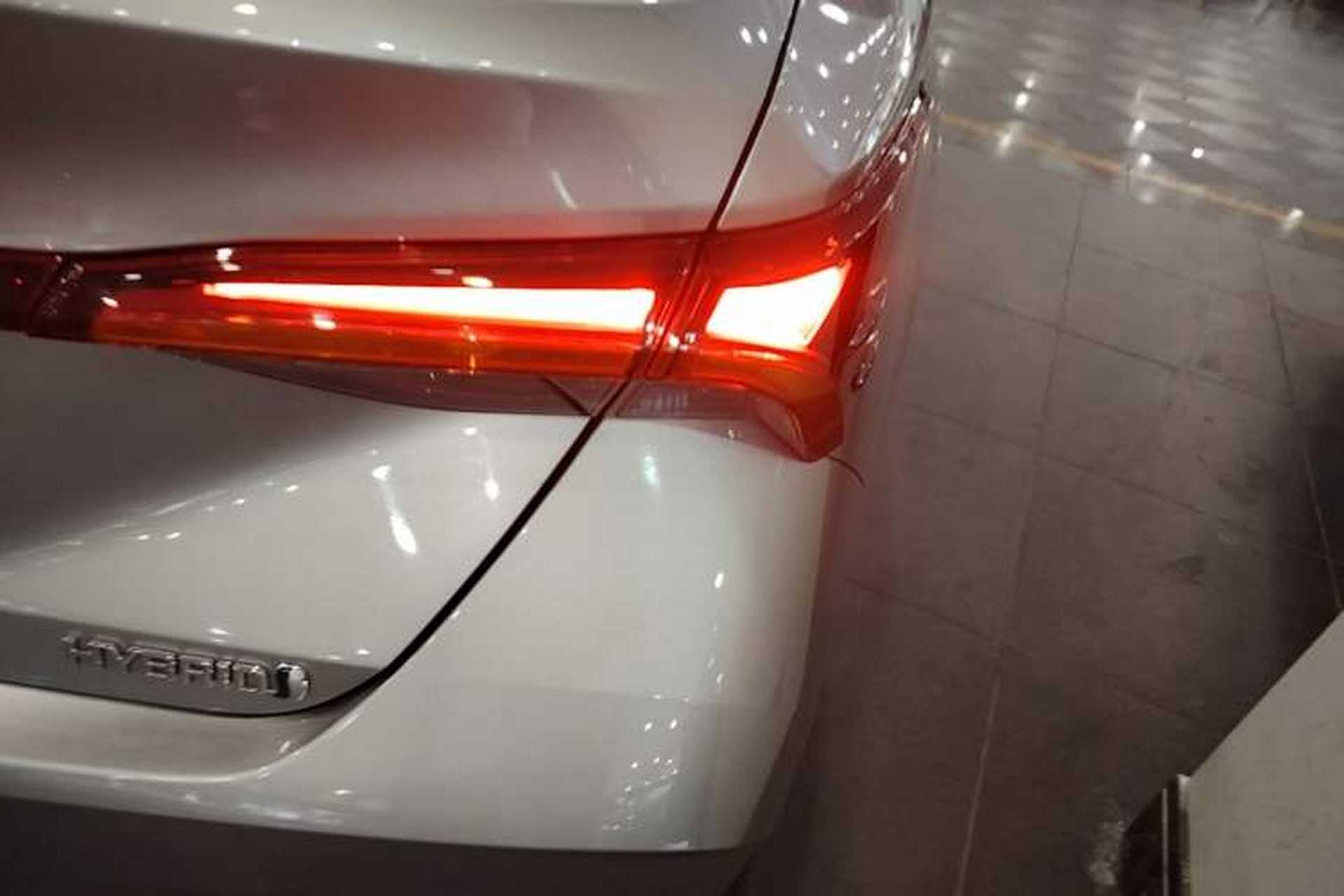 Used Toyota Avalon 2022 Dual-Engine 2.5L Luxury Edition Right Rear Taillight