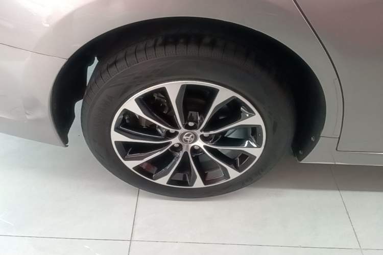 Used Toyota Avalon 2022 2.0L Luxury Edition Right Rear Wheel Hub